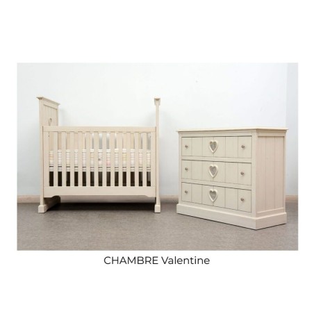 chambre-bebe-valentine-tete-lit-coeur.jpg